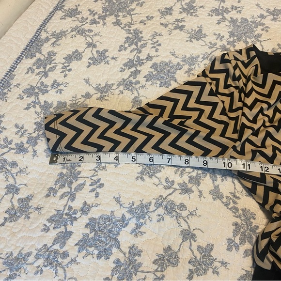 PerSeption Concept Tan and Black Jersey Knit Chevron Print Dress Size Medium - Picture 7 of 7
